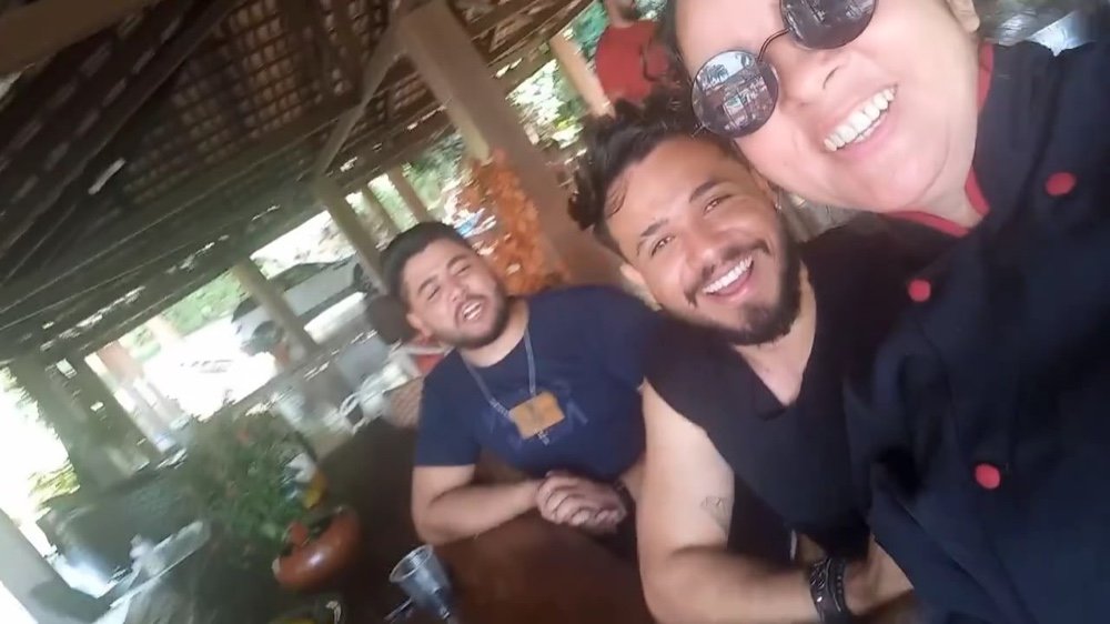 Chef Leidiane na estação ao vivo para convidados